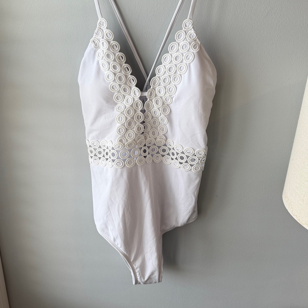 Cupshe White Rib Cutout Lace-Up One Piece Swimsuit NWT - Picture 7 of 12